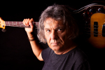 Piotrek z siekierą... znaczy... swoją gitara basową.